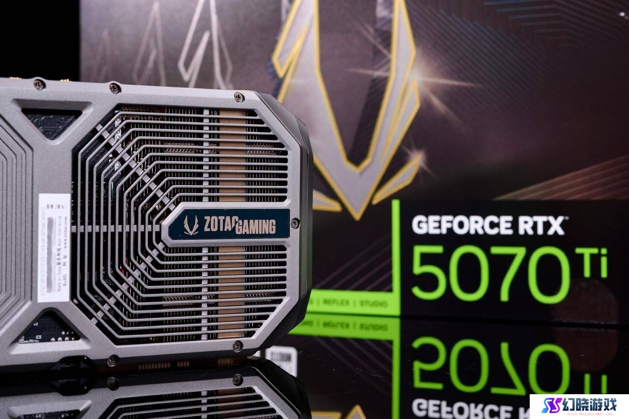 索泰RTX 5070 Ti AMP INFINITY：性能与美学的极致碰撞