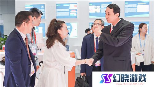 创新驱动新飞跃，螃蟹游戏服务网精彩亮相第三届数贸会